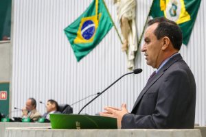 Pedro Lobo é deputado pelo PT | Foto: José Leomar/Alece