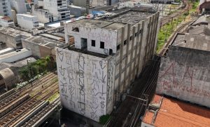 prédio abandonado dos correios em são paulo