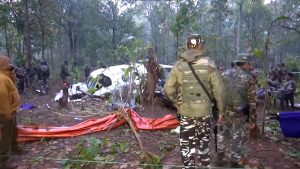 Queda de ambulância aérea na Índia deixa 7 mortos