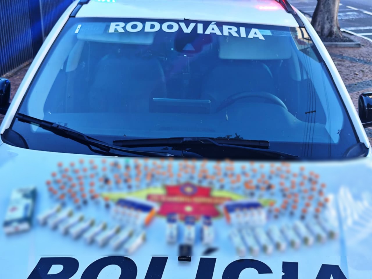 Polícia apreende remédios para emagrecer dentro de ovos de chocolate