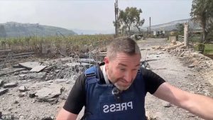 Vídeo: repórter escapa de míssil no sul do Líbano