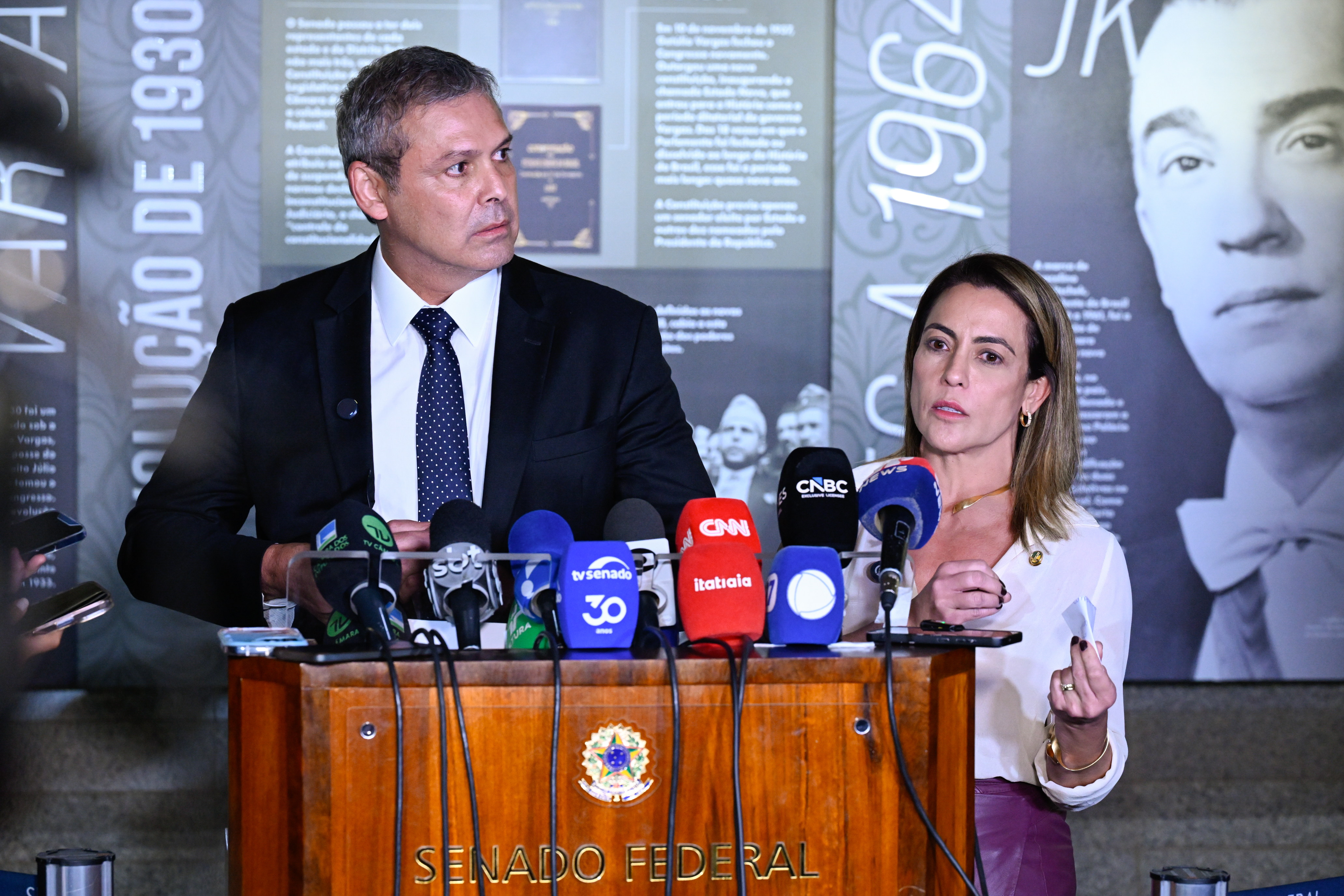 Senadora Soraya Thronicke (Podemos-MS) e o deputado Lindbergh Farias (PT-RJ) 