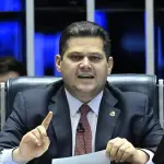 Senador Davi Alcolumbre nega relação com o investigado pela PF | Foto: Andressa Anholete/Agência Senado