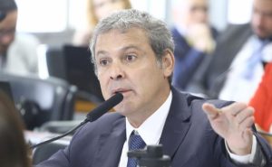Dep. Lindbergh Farias (PT - RJ) pede habeas corpus coletivo