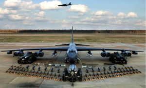 O B-52, aeronave estratégica por carregar grande volume de bombas e mísseis | Foto: Reprodução/X