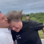 Momento em que militante de esquerda agride deputado com cabeçada; prisão em flagrante | Foto: Reprodução/X