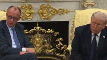O chanceler alemão, Friedrich Merz (esq.), e o presidente dos EUA, Donald Trump (dir.), em encontro na Casa Branca