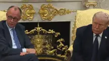 O chanceler alemão, Friedrich Merz (esq.), e o presidente dos EUA, Donald Trump (dir.), em encontro na Casa Branca