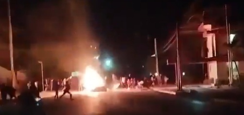 Protestos em frente à sede do Partido Comunista, em Cuba