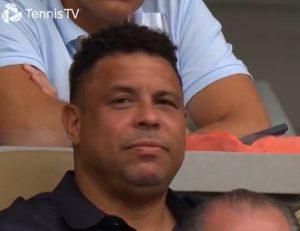 Ronaldo Fenômeno foi uma das celebridades presentes à final do Miami Open de Tênis, encerrado neste último domingo, 29 | Foto: Reprodução/X/@TennisTV