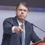 O governador de São Paulo, Tarcísio de Freitas: "Tem bom trabalho, tem trabalho que é ruim" | Foto: Paulo Pinto/Agência Brasil