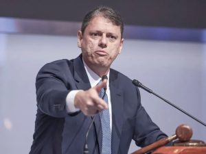 O governador de São Paulo, Tarcísio de Freitas: "Tem bom trabalho, tem trabalho que é ruim" | Foto: Paulo Pinto/Agência Brasil