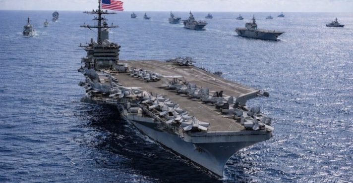 Trump avisa que Marinha dos EUA pode ser acionada para garantir fluxo de navios-tanque no Estreito de Ormuz | Foto: Reprodução/X