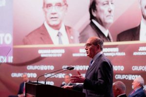 O ministro do STF Gilmar Mendes, durante evento em 2024, em Londres, que teve o patrocínio do banco de Daniel Vorcaro | Foto: Divulgação/Grupo Voto