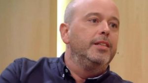Alex Escobar se afasta da TV Globo para operar pólipos nas cordas vocais