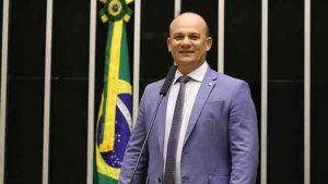 "Não aceitaremos silêncio, omissões ou versões superficiais", declarou o Cabo Gilberto sobre custódia de Sicário | Foto: Divulgação/Câmara dos Deputados