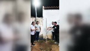 Prefeitura inaugura chuveiro no Ceará | Foto: Nonatinho/Divulgação