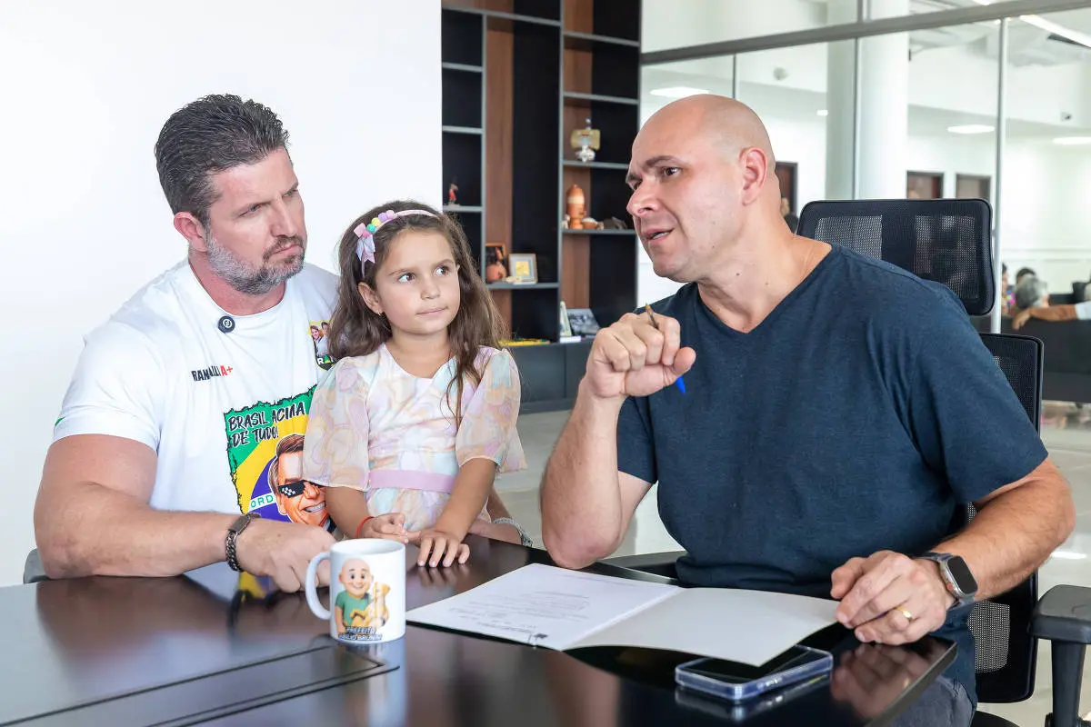 Cuiabá cria Dia do Patriota em homenagem a Bolsonaro