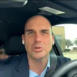 Dos Estados Unidos, Eduardo Bolsonaro discursa em ato na Avenida Paulista | Foto: Revista Oeste
