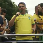 Flávio Bolsonaro durante discurso no ato Acorda, Brasil | Foto: Reprodução/Redes sociais