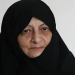 Mansoureh Khojasteh Bagherzadeh, viúva do ex-líder supremo do Irã, Ali Khamenei | Foto: Reprodução/X