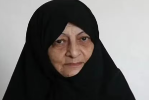 Mansoureh Khojasteh Bagherzadeh, viúva do ex-líder supremo do Irã, Ali Khamenei | Foto: Reprodução/X