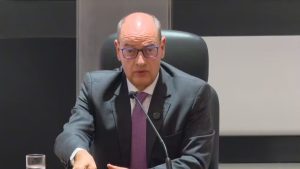 A sucessão recaiu sobre Couto em virtude da ausência de vice-governador e do presidente da Alerj para ocupar o cargo | Foto: Reprodução/TV Globo