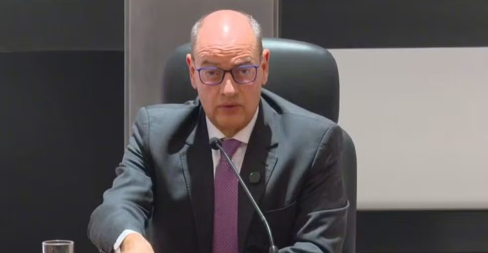 A sucessão recaiu sobre Couto em virtude da ausência de vice-governador e do presidente da Alerj para ocupar o cargo | Foto: Reprodução/TV Globo