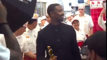 Michael B. Jordan celebra conquista do Oscar em rede de fast-food