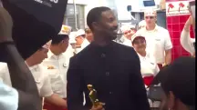 Michael B. Jordan celebra conquista do Oscar em rede de fast-food