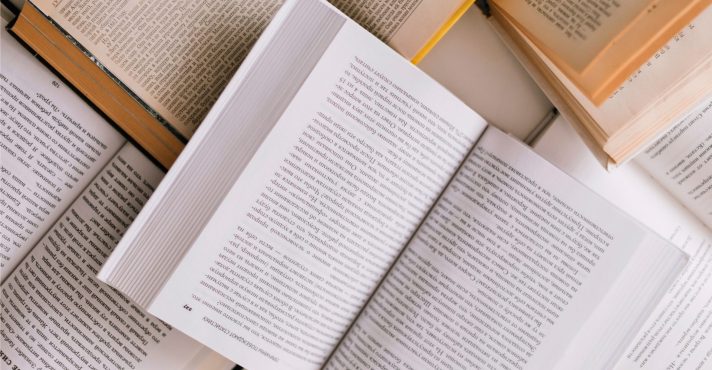 As mulheres correspondem a 61% dos consumidores de livros | Foto: Reprodução/Freepik