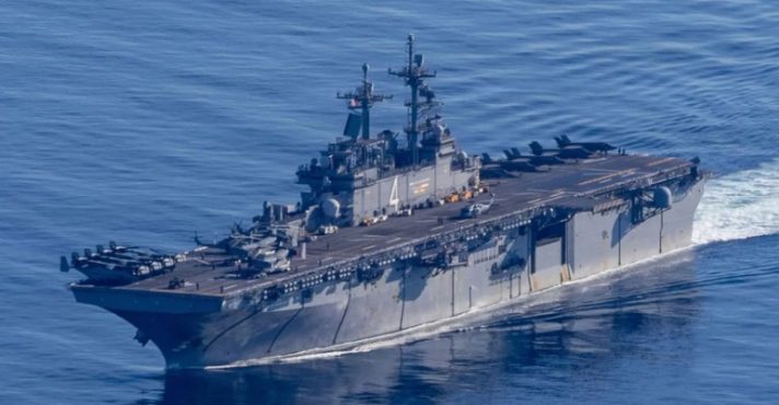navio com fuzileiros navais dos eua