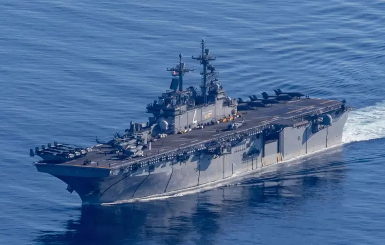 navio com fuzileiros navais dos eua