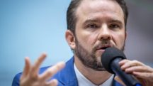 O mais novo ministro da Fazenda, Dario Durigan, em evento da pasta, em Brasília. Ele foi o número 2 do órgão durante a gestão Fernando Haddad | Foto: Diogo Zacarias/Ministério da Fazenda