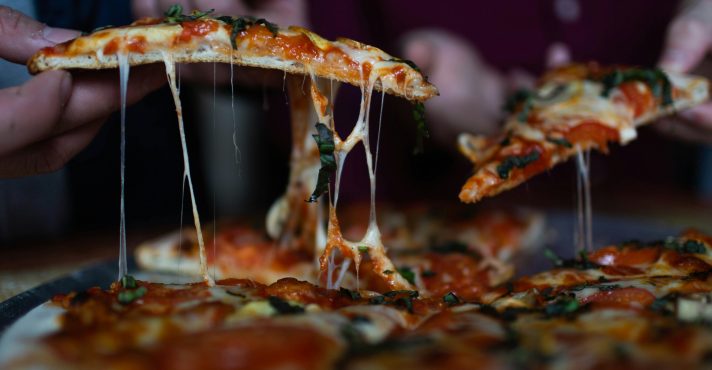 Segundo a Agevisa, o estabelecimento apresentava armazenamento inadequado de alimentos e presença de insetos | Foto: Reprodução/Brenna Huff/Unsplash