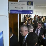 Integrantes da CPMI do INSS se dirigem a sala-cofre que armazena documentos sigilosos - 12/03/2026 | Foto: Jefferson Rudy/Agência Senado