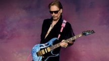 Steve Vai já foi eleito pela revista Rolling Stone como um dos melhores guitarristas do mundo | Foto: Divulgação/Steve Vai