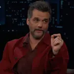 Wagner Moura ataca Bolsonaro em programa nos EUA e celebra prisão do ex-presidente