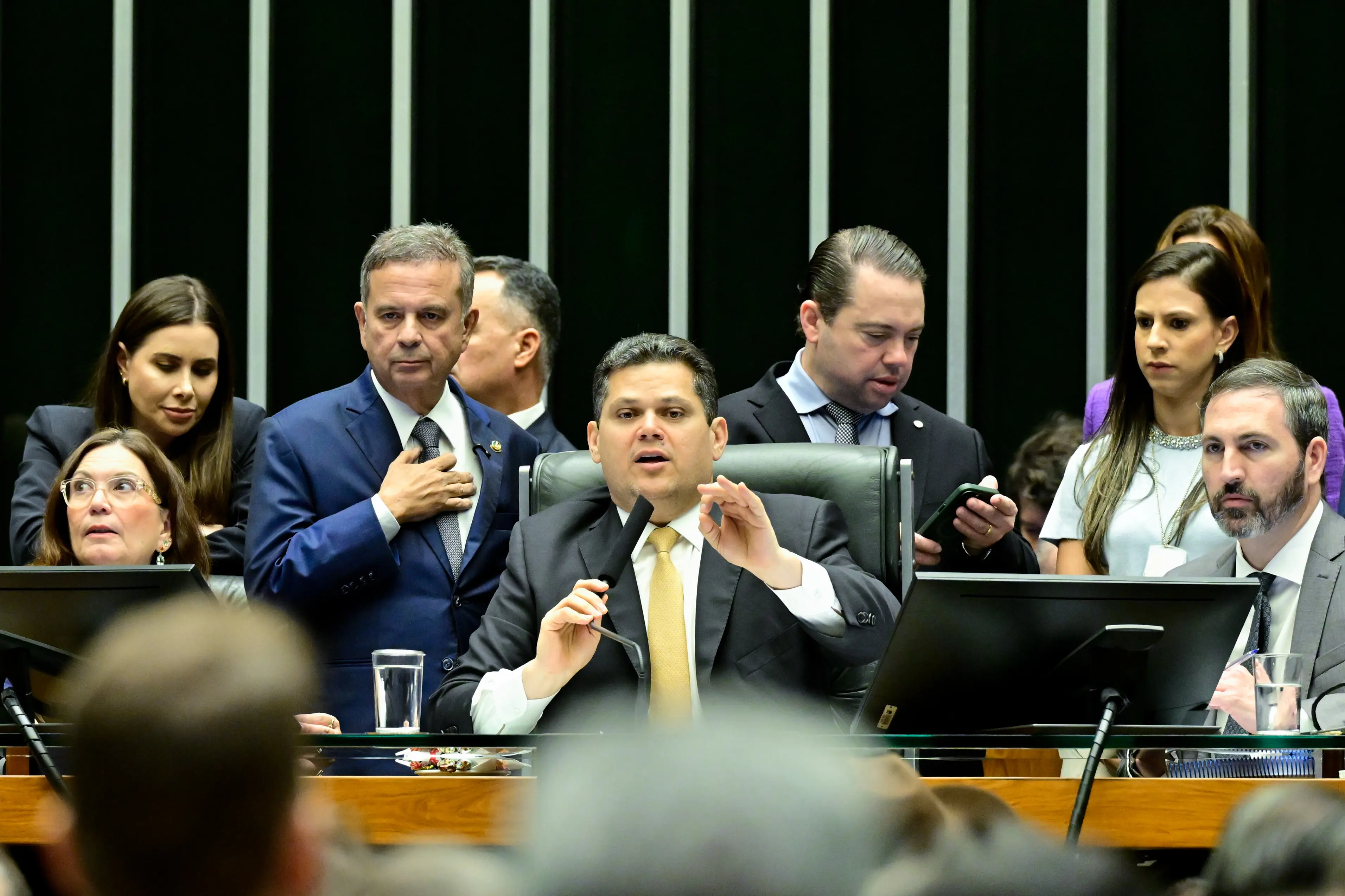 Plenário durante sessão conjunta do Congresso Nacional destinada à deliberação do veto presidencial ao PL da Dosimetria