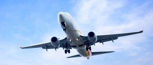 Controladores de voo trabalham dia e noite para administrar os pousos e decolagens no Aeroporto de Congonhas | Foto: Onlyyouqj/Freepik aeroportos