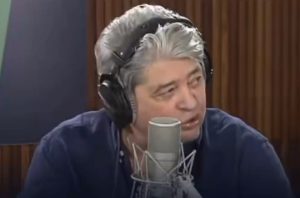 Apresentador José Luiz Datena, durante a transmissão do programa Alô Alô Brasil, da Rádio Nacional | Foto: Reprodução/Rádio Nacional