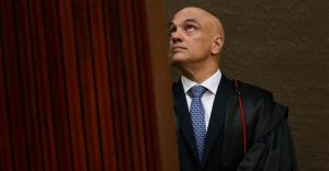O então presidente do Tribunal Superior Eleitoral (TSE), Alexandre de Moraes, durante sessão em Brasília, DF (30/06/2023) | Foto: Marcelo Camargo/Agência Brasil