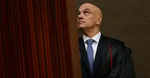 O então presidente do Tribunal Superior Eleitoral (TSE), Alexandre de Moraes, durante sessão em Brasília, DF (30/06/2023) | Foto: Marcelo Camargo/Agência Brasil