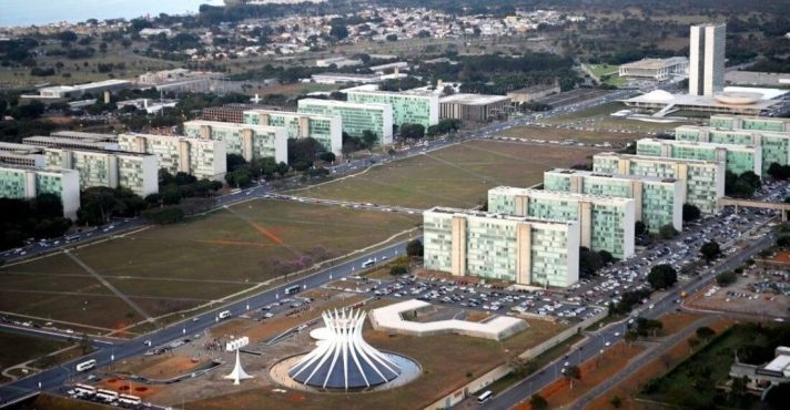 Explanada dos ministérios - Debandada de ministros
