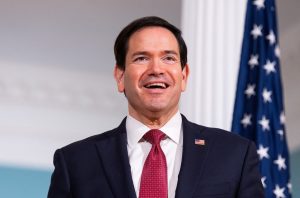 O Secretário de Estado dos EUA, Marco Rubio, prestes a se encontrar com o ministro das Relações Exteriores da Nova Zelândia, Winston Peters - 7/4/2026 | Foto: Aaron Schwartz/Reuters
