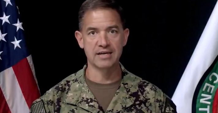 O almirante Brad Cooper, chefe do Comando Central dos EUA | Foto: Reprodução/X