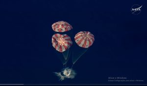 Momento em que a cápsula Orion toca o mar do Pacífico, nos EUA | Foto: Reprodução/X/@Nasa