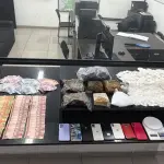 Policiais apreenderam diversas drogas e celulares | Foto: Divulgação/Secretaria da Segurança Pública de São Paulo