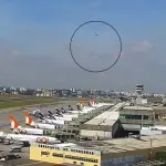Círculo destaca a distância entre as duas aeronaves | Foto: Reprodução/X/avioesemusicas