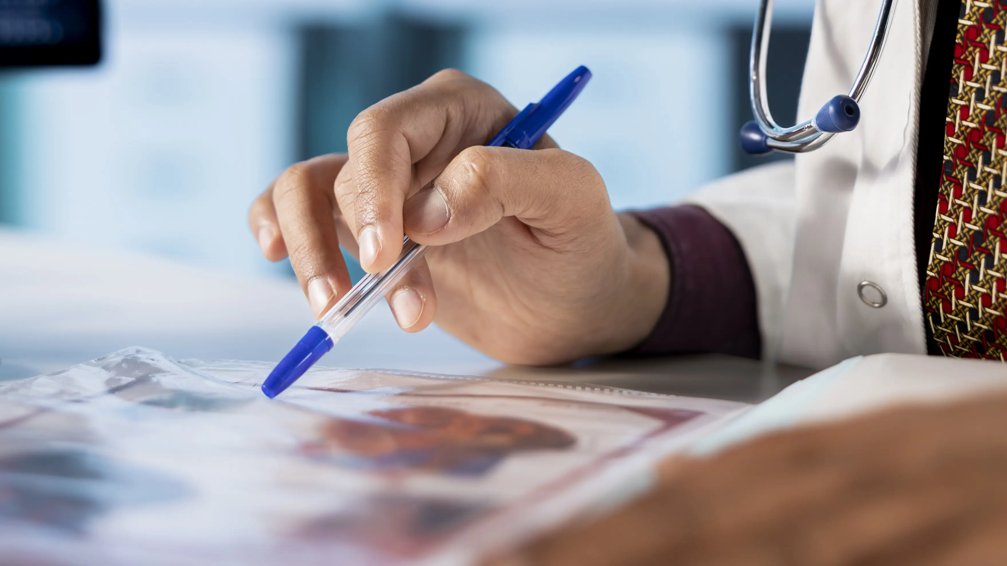 O tratamento do câncer de pâncreas é definido conforme a localização e o estágio do tumor | Foto: DC Studio/Freepik